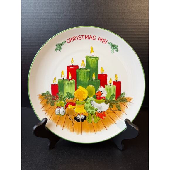 Vintage Suzy’s Zoo Christmas 1981 Collectable Plate - Picture 1 of 5